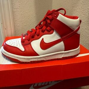 Nike dunk high top, size 5Y